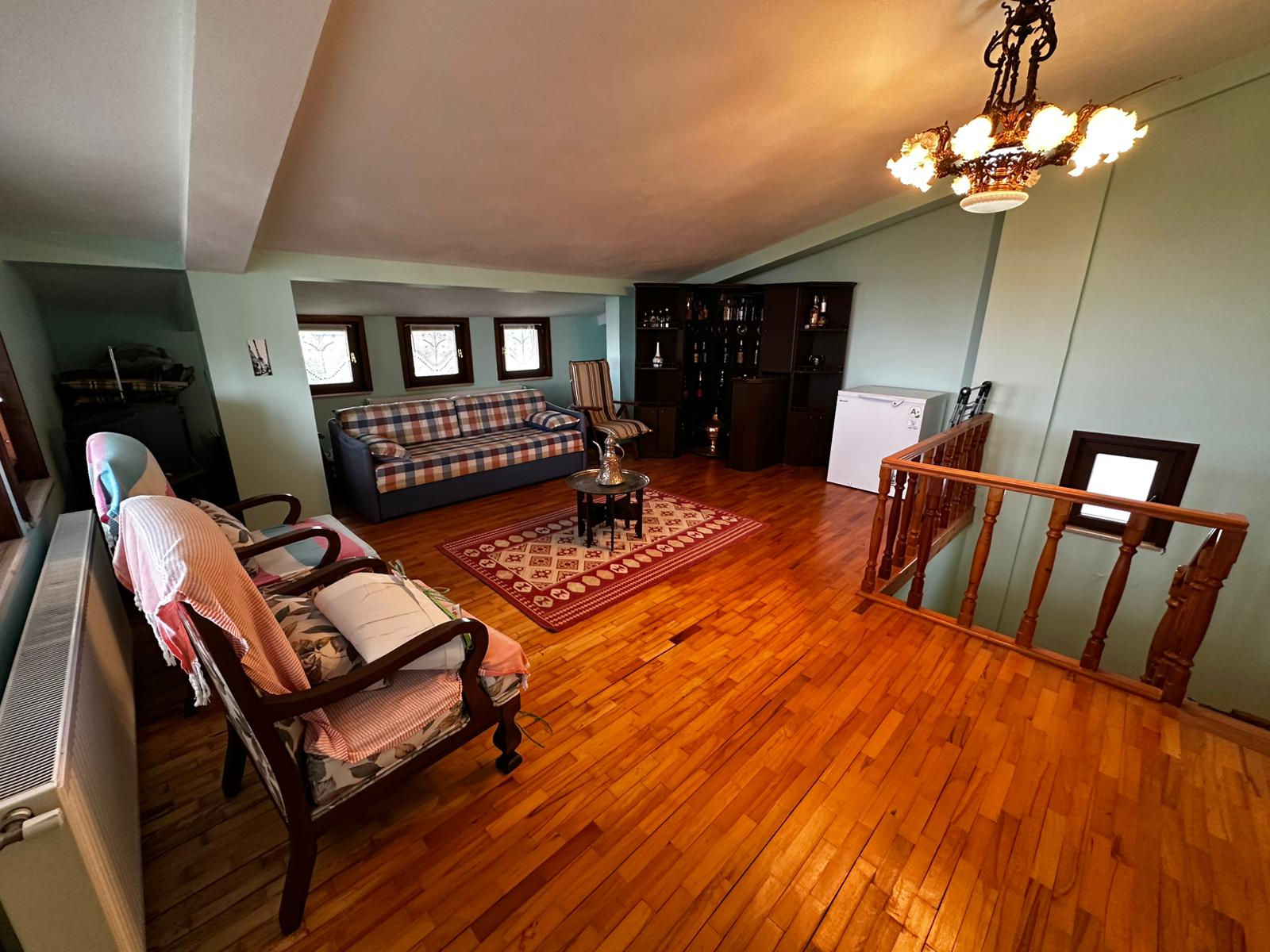 MABEL GAYRİMENKUL/ADACIKTA DENİZ MANZARALI 3 KATLI SATILIK VİLLA